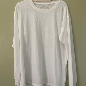 Aeropostale White Long Sleeve Tee - runs big
